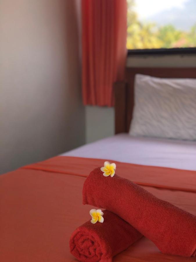 Tira Amed Homestay Экстерьер фото