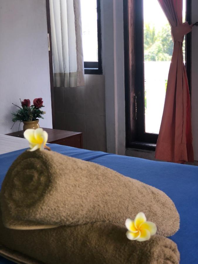 Tira Amed Homestay Экстерьер фото