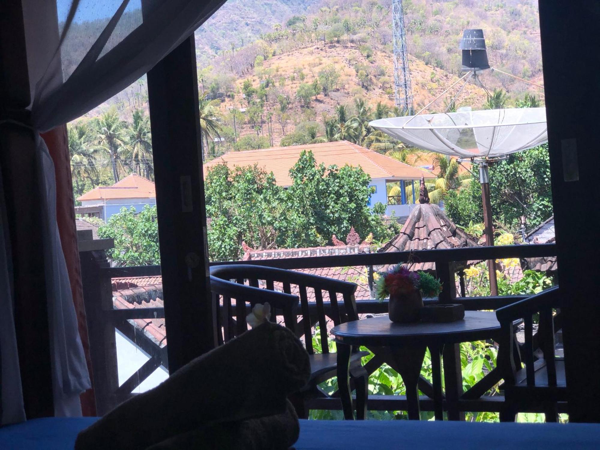 Tira Amed Homestay Экстерьер фото