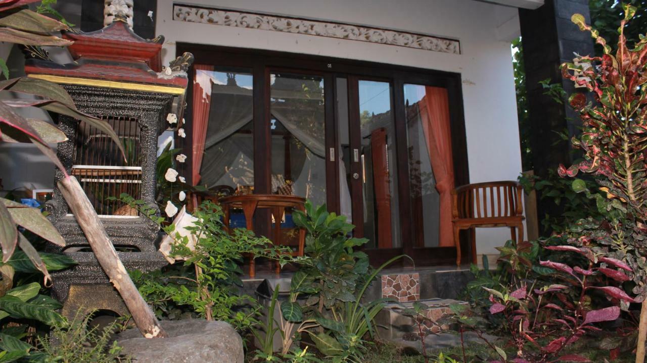 Tira Amed Homestay Экстерьер фото